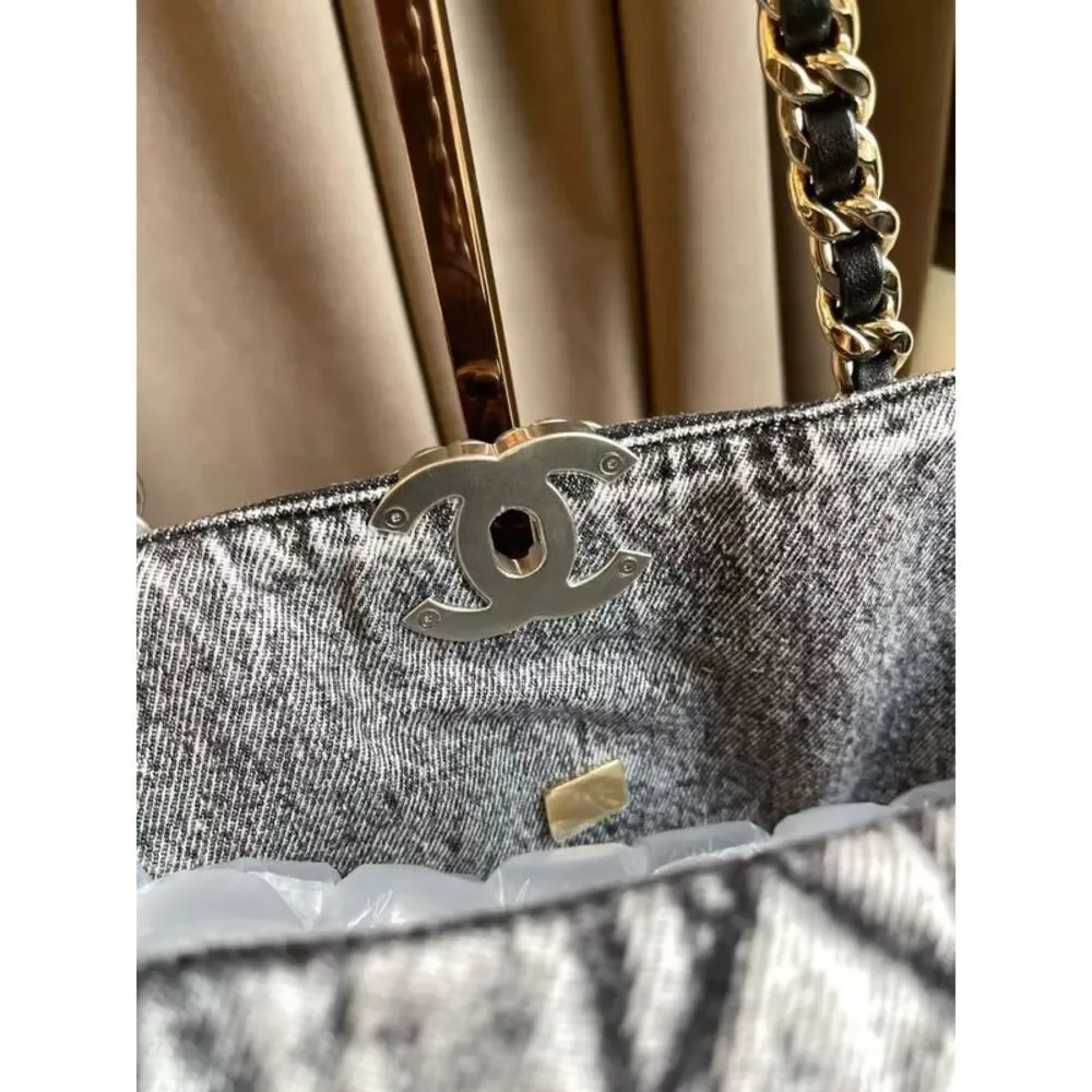 Chanel Women Pre-Loved Bag Very Good Condition